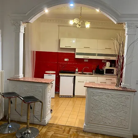 Apartment With Balcony And Ac Next To Danube