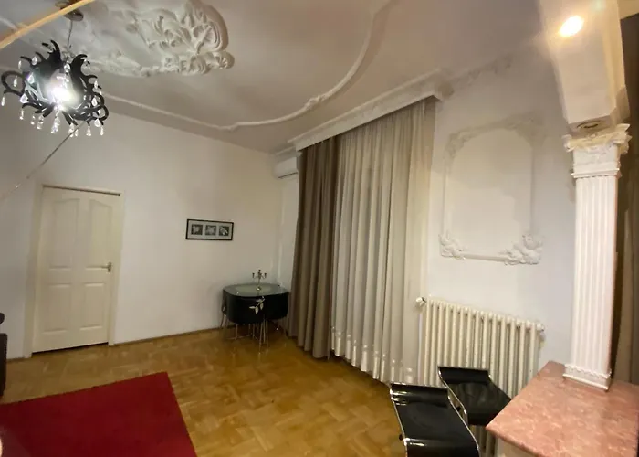 With Balcony And Ac Next To Danube Appartement *