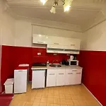 Apartamento With Balcony And Ac Next To Danube Budapest