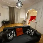 With Balcony And Ac Next To Danube Apartamento