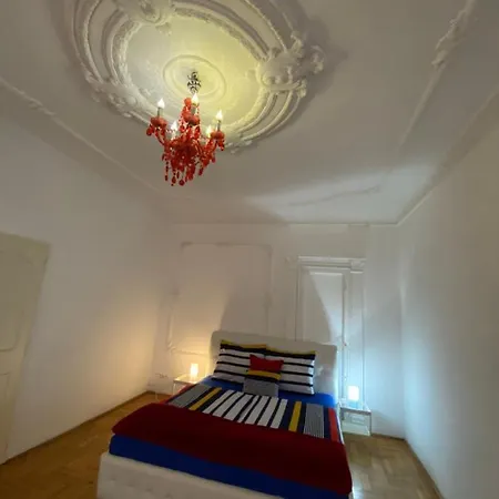 Appartement With Balcony And Ac Next To Danube *