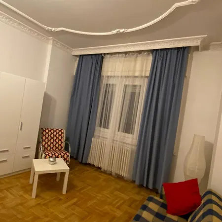 With Balcony And Ac Next To Danube アパート *