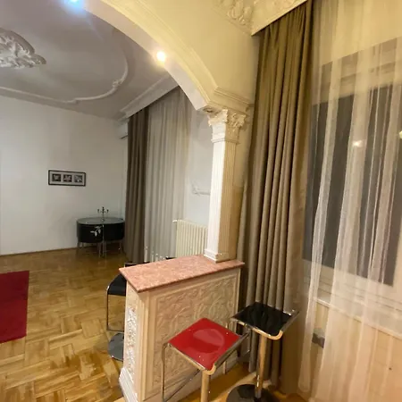 Daire With Balcony And Ac Next To Danube *