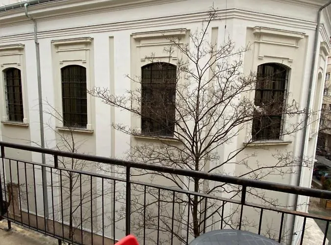 With Balcony And Ac Next To Danube *
