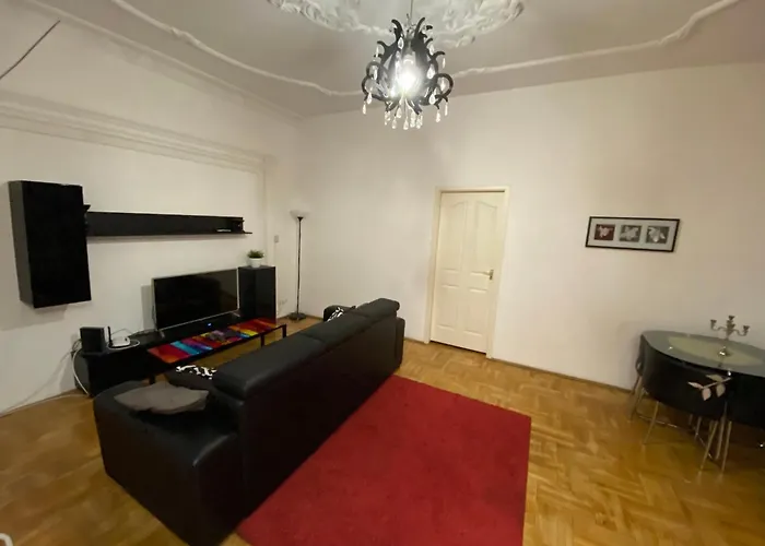 With Balcony And Ac Next To Danube Budapesta