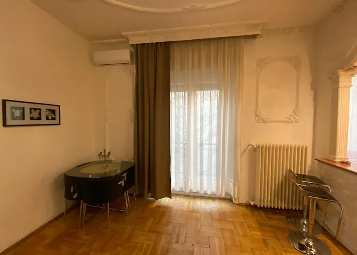 With Balcony And Ac Next To Danube *