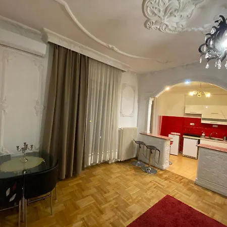 With Balcony And Ac Next To Danube * ブダペスト