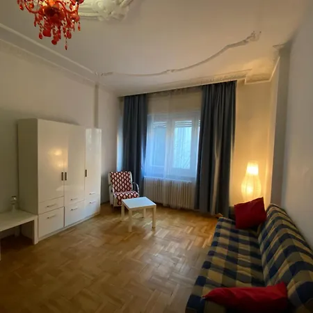 With Balcony And Ac Next To Danube 부다페스트