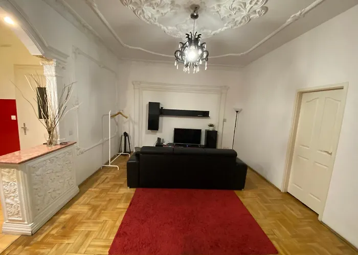 With Balcony And Ac Next To Danube דירה בודפשט